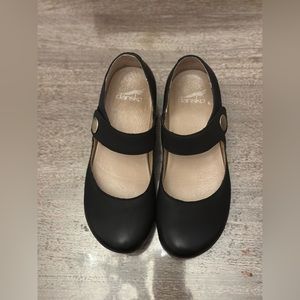 Dansko Beatrice Women's Casual Shoes, Black Burnished Nubuck, Size 36 (6)